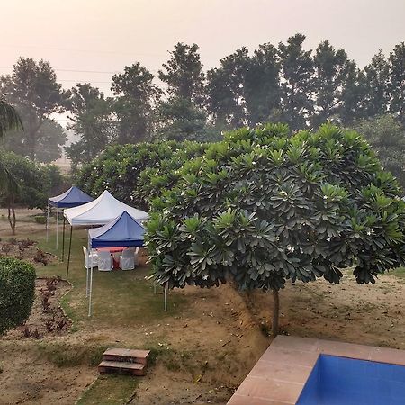 Club Awara Holiday Resort Manesar Exterior photo